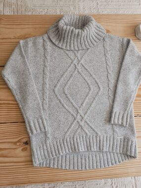 Michael Kors S sweater new, 
Cozy Gray Cable-Knit Turtleneck Sweater - Women